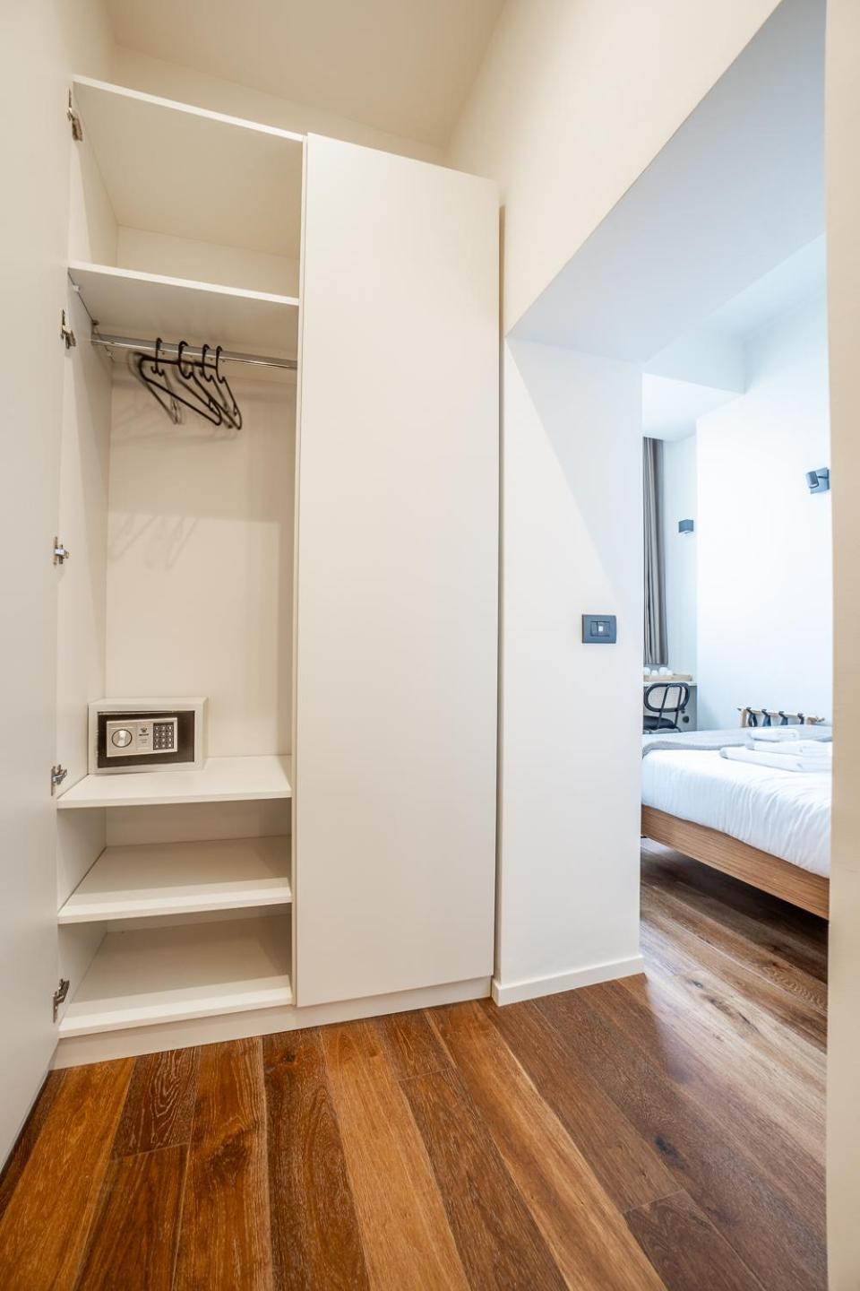 Palazzo Italia Suites Барі Екстер'єр фото