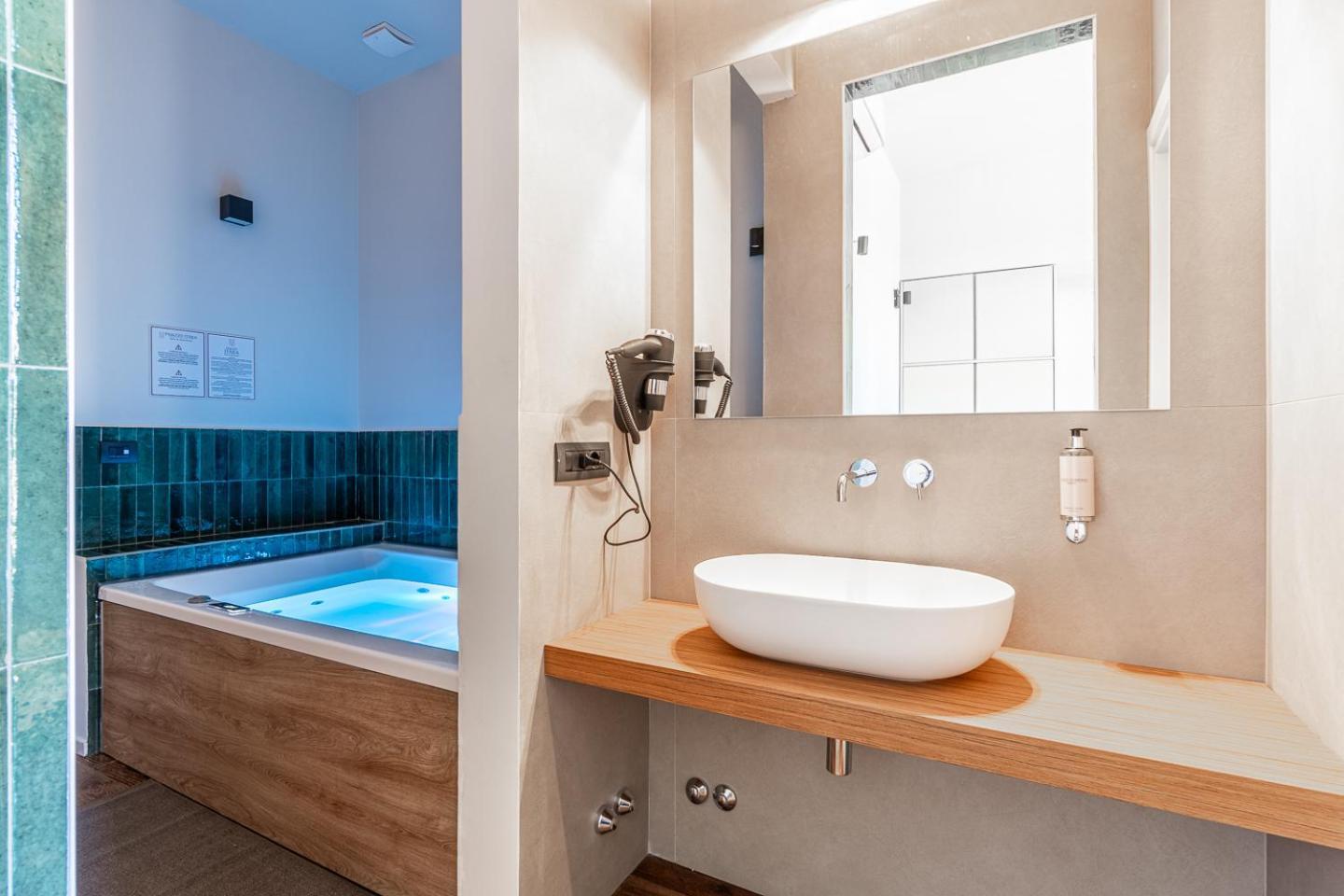 Palazzo Italia Suites Барі Екстер'єр фото