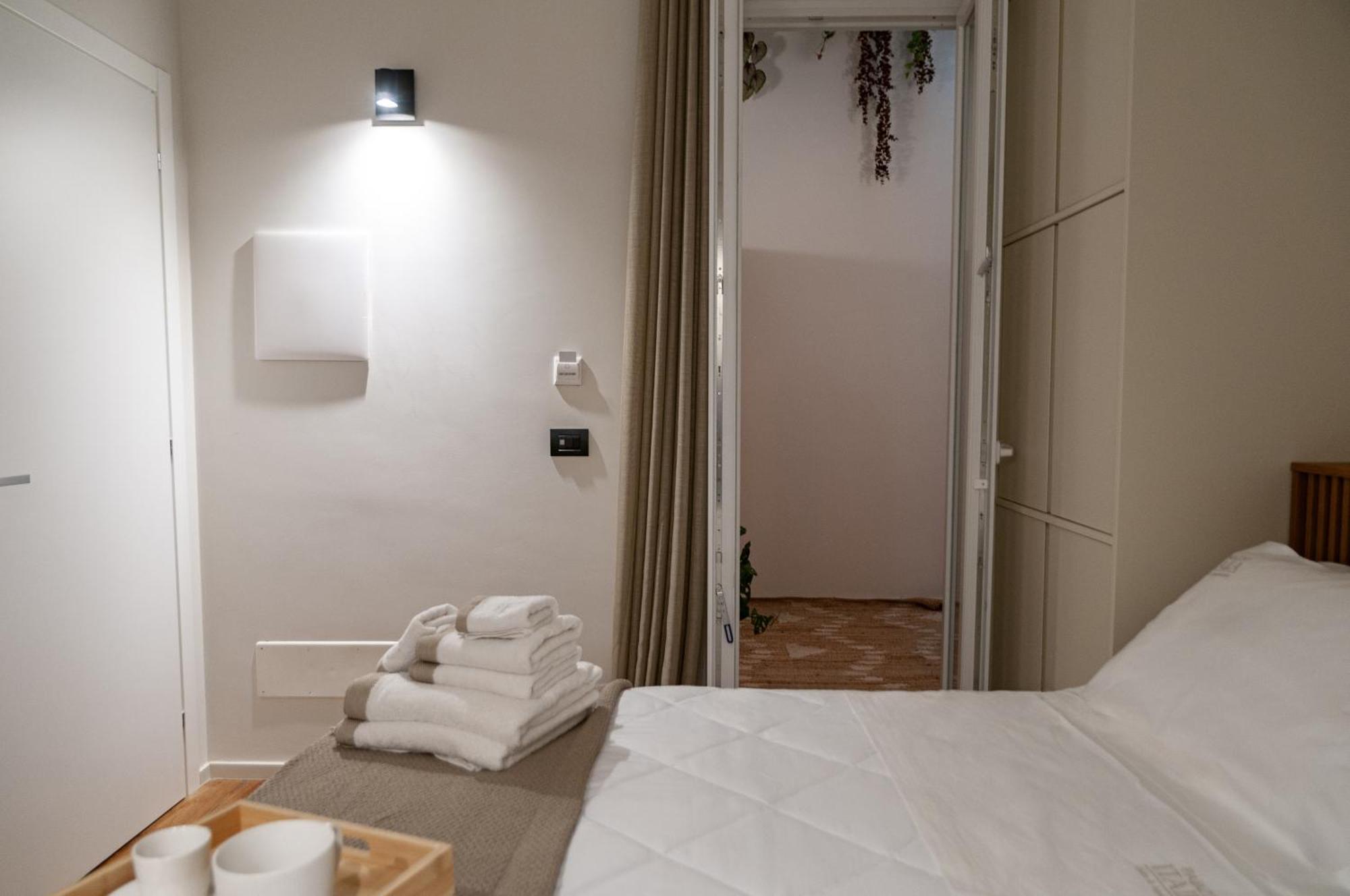 Palazzo Italia Suites Барі Екстер'єр фото