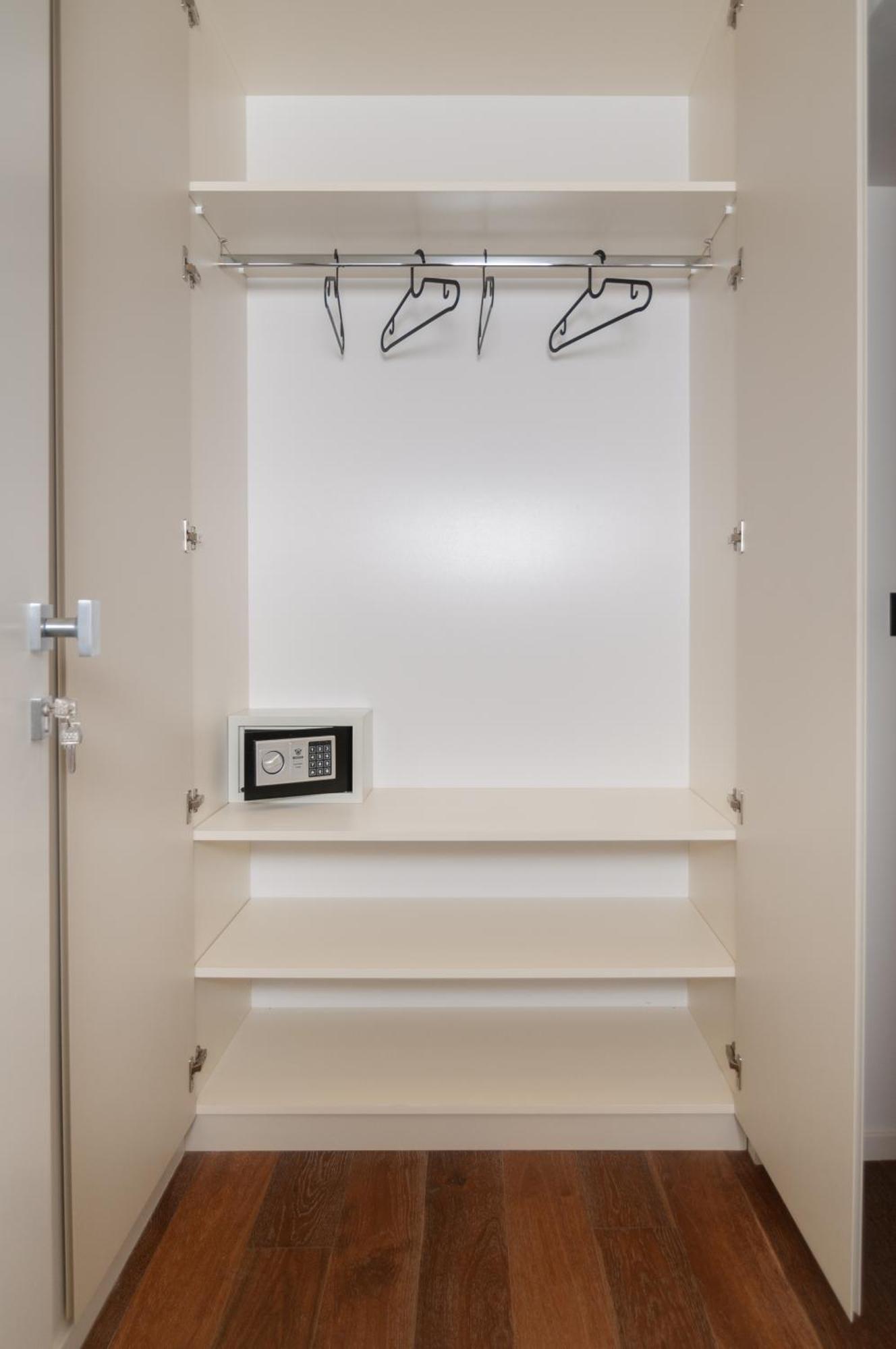 Palazzo Italia Suites Барі Екстер'єр фото