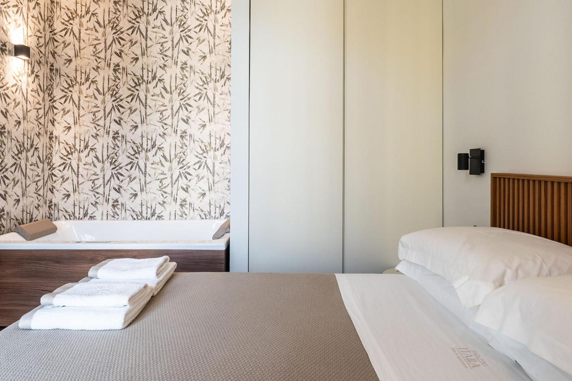 Palazzo Italia Suites Барі Екстер'єр фото